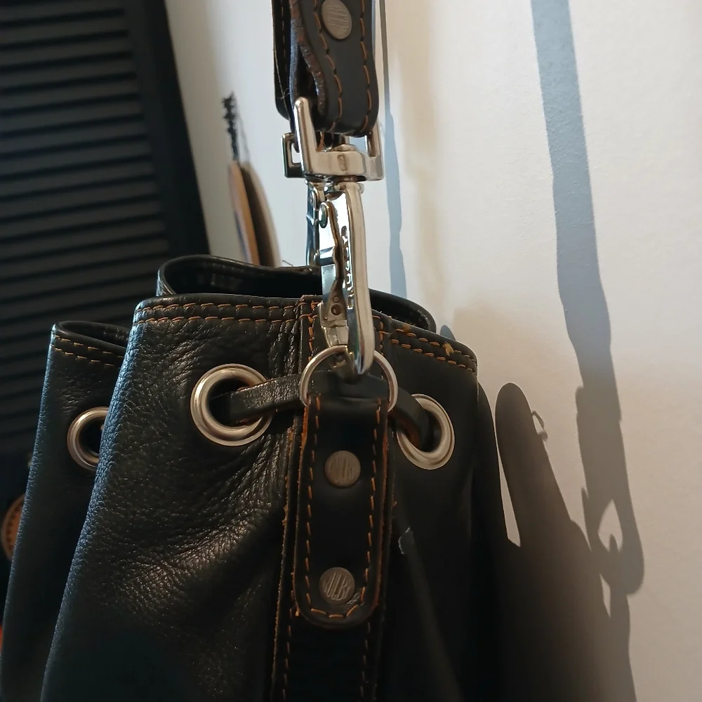 90s Leather Rugby Bucket Bag - Picture 6 of 16